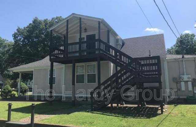 300-B Fort Street - 300 East Fort Street, Tullahoma, TN 37388