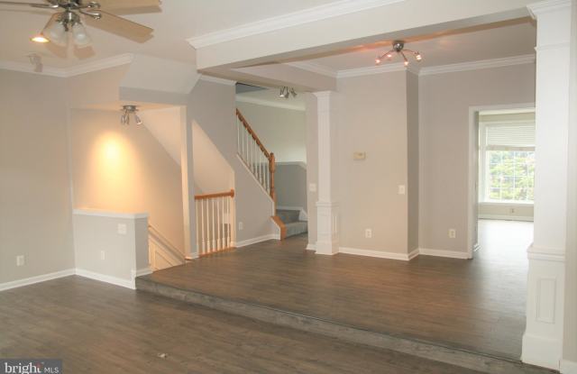 22488 MAISON CARREE SQUARE Gallery 4