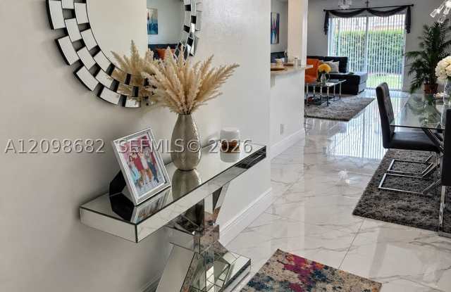 8520 E Southgate Shores Cir Gallery 3