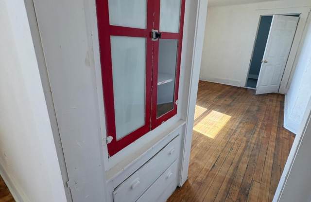 1001 E Nevada Avenue Gallery 4
