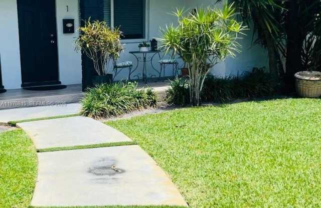 12000 NE 9th Ave photos photos