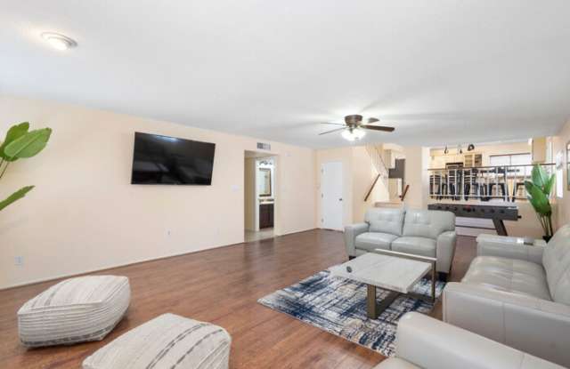 15619 North 45th Place Gallery 4