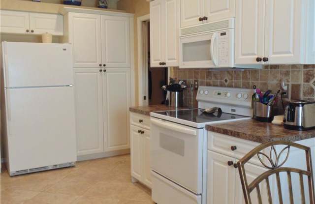 25182 Golf Lake CIR Gallery 4