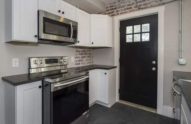 3307 Webster Street Gallery 2