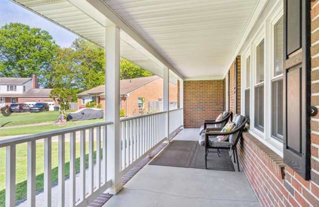 Call Rashida Clarke at (757)325-9880 for more information Gallery 4