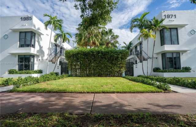 1971 Bay Dr photos photos