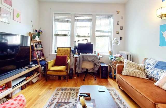 Raised First Floor East Lakeview One Bedroom Includes Heat photos photos