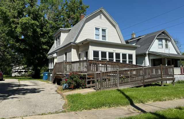3 bed, 1.5 bath home for lease! photos photos