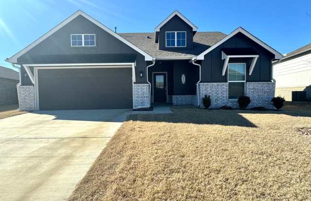 Stunning 3 bedroom, 2 bathroom home located in Bixby, Oklahoma! - 13512 South 93rd East Avenue, Bixby, OK 74008