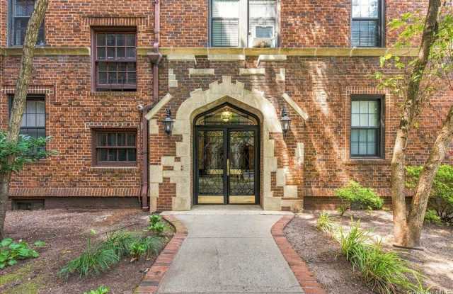 68-12 Burns Street Gallery 4