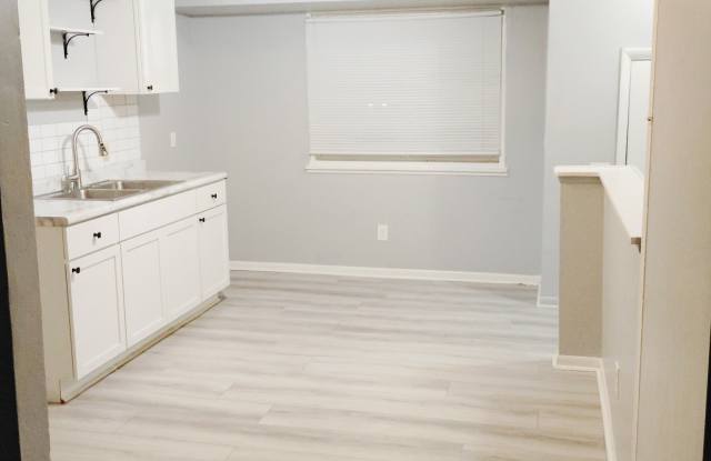 5914 Cloverlawn Drive Gallery 3