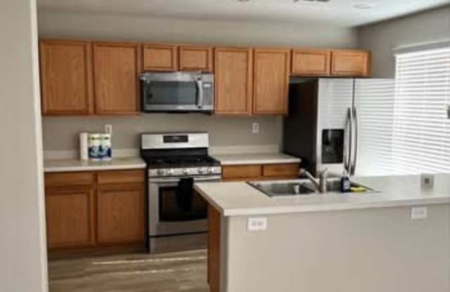 6079 Saint Petersburg Drive - 6079 Saint Petersburg Drive, Sunrise Manor, NV 89142