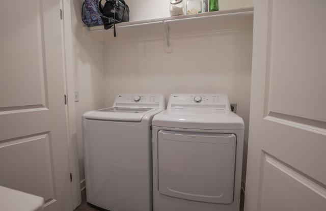 2 bedroom 2.5 bath home located in Fayetteville, AR Gallery 3