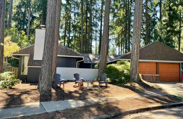 Beaverton 4 Bed + 2 Bath House - W/D, Walking Trails, EV Charging and MORE!! photos photos