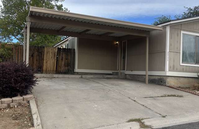 2711 Zinnia Ave Gallery 1