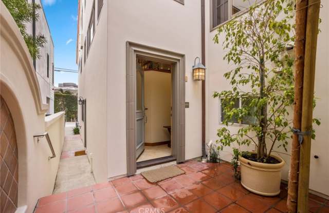 502 Goldenrod Avenue - 502 Goldenrod Avenue, Newport Beach, CA 92625