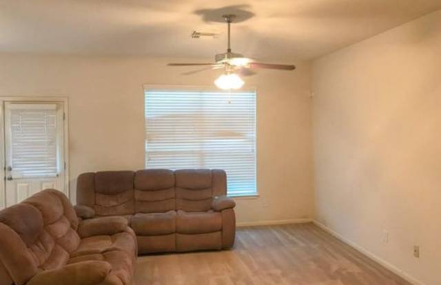 6019 Northcrest Village Way Gallery 3