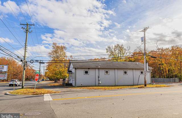 58 WHITE HORSE Pike Gallery 4