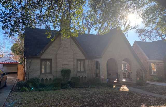 Charming Tudor, Cutest House on the Block, Available for Summer 2021 - 3249 Wabash Avenue, Fort Worth, TX 76109