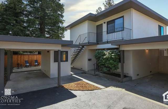 ***PRICE REDUCTION*** Modern Upstairs 2-Bedroom Unit Minutes from Sonoma Plaza - 534 3rd Street West, Sonoma, CA 95476