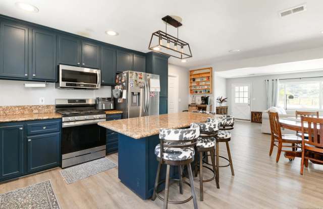 12738 Lakeshore Drive photos photos