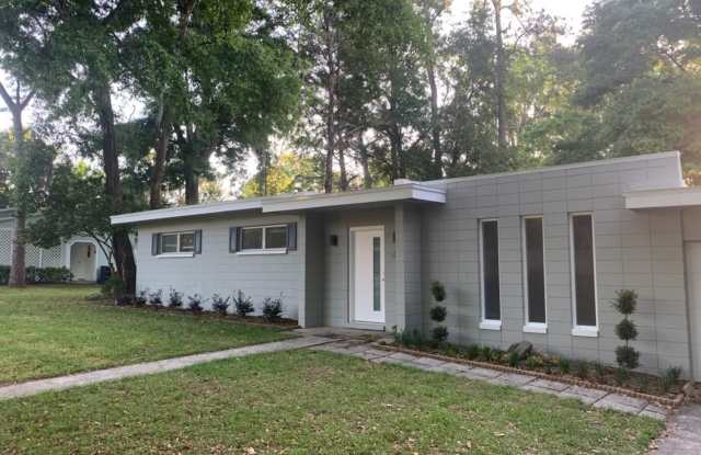 Updated 3 bedroom 2 bath in NW Gainesville Gallery 3