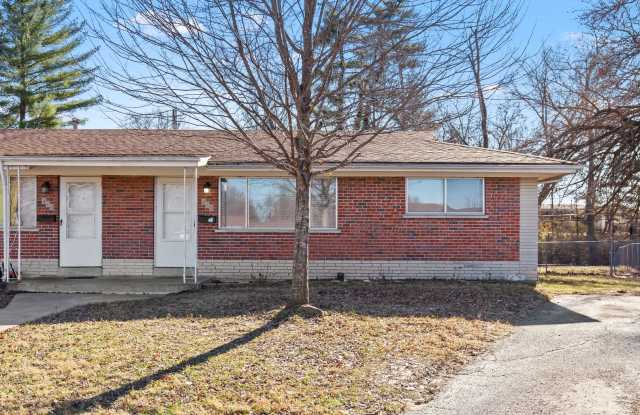 MOVE IN READY 2Bed 1Bath Duplex in St. Charles! photos photos