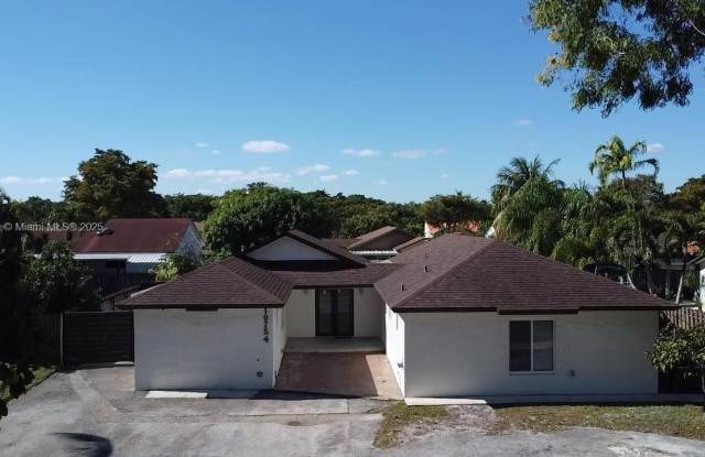 19754 NW 61st Ave photos photos