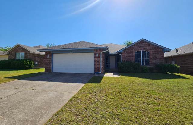 (3) Bed/(2) Bath In NE Norman Avail NOW! photos photos