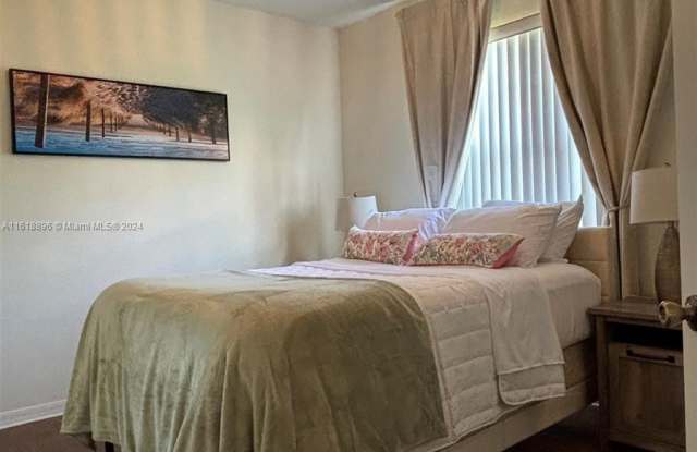 10202 Indian Creek Drive - 10202 Indian Creek Drive, Poinciana, FL 34759