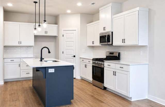 Nice New Construction Home in E Springdale Gallery 4