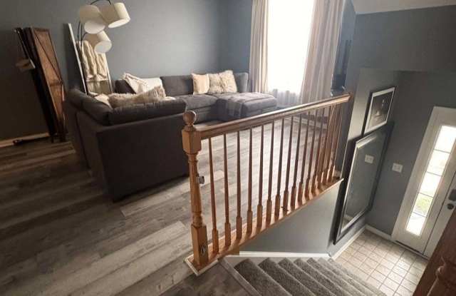 1800 Fieldstone Drive N Gallery 2