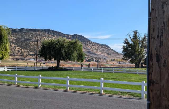 8483 Lone Pine Road, Unit A photos photos