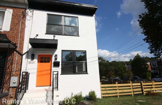 5001 13th Pl NE Gallery 2