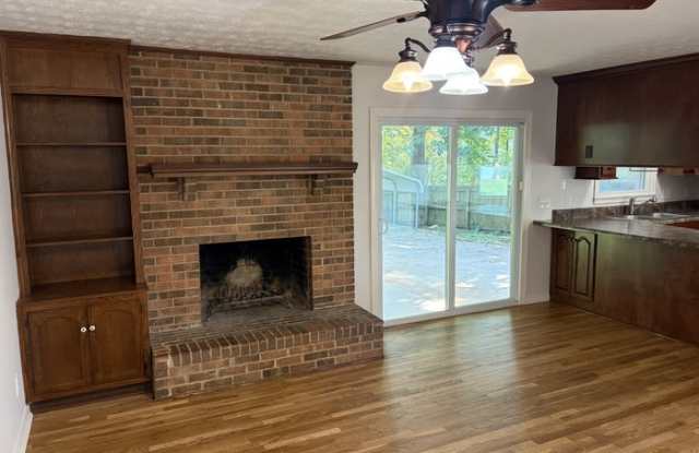 409 Cloverleaf Drive Gallery 2