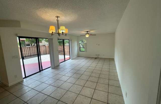 8243 Thames Boulevard Gallery 4
