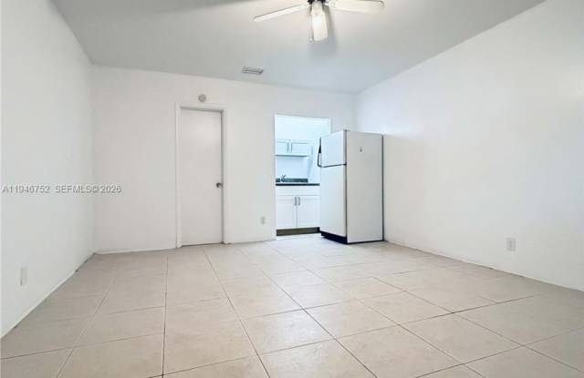 1721 Plunkett St photos photos