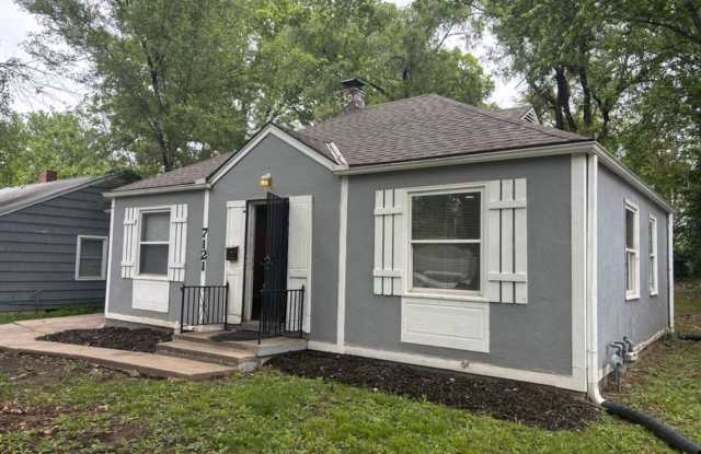 Updated 4 Bedroom, 2 Bathroom Home Near Waldo photos photos