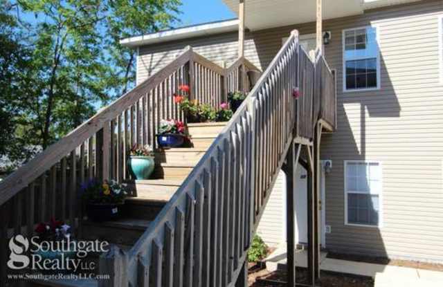2 Square Apartment Homes Gallery 2