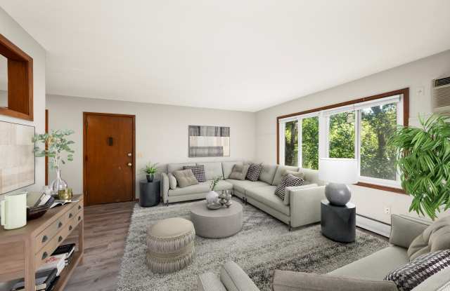 Oria Lakeview Apartments Gallery 2