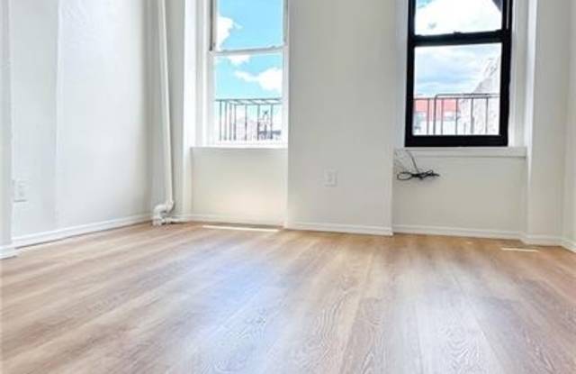 231 E 10th Street - 231 East 10th Street, New York City, NY 10003
