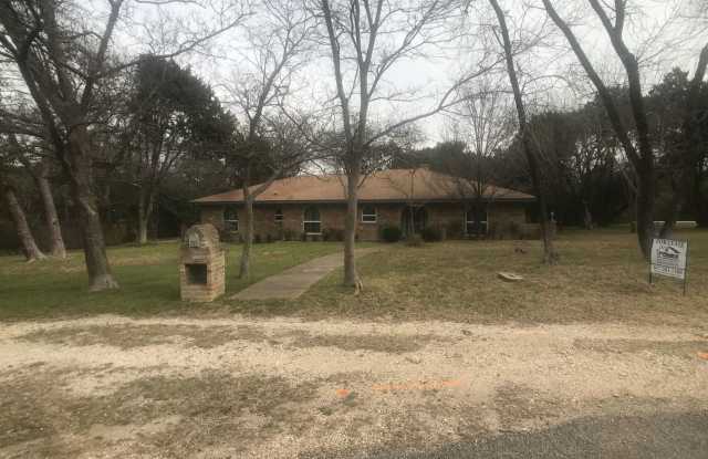 702 N Royal Oaks Dr - 702 N Royal Oak Dr, Duncanville, TX 75116
