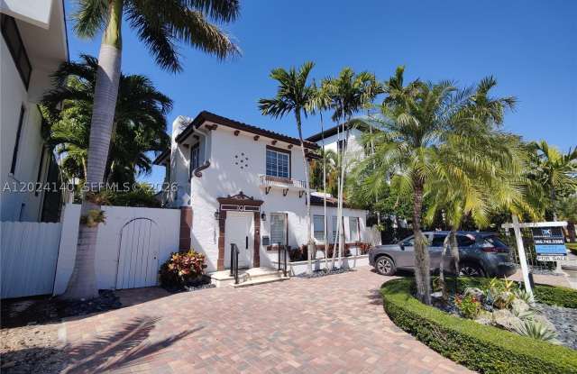 1823 S Bayshore Ln Gallery 3