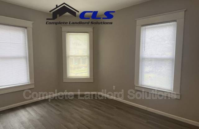 700 South 8th Street - 2 photos photos