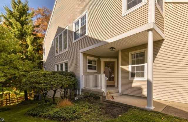 219 Warbler Dr Gallery 2