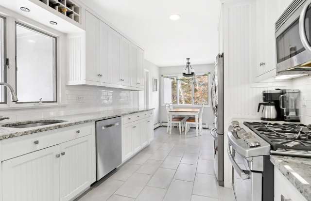 159 WOODBINE DR Gallery 3