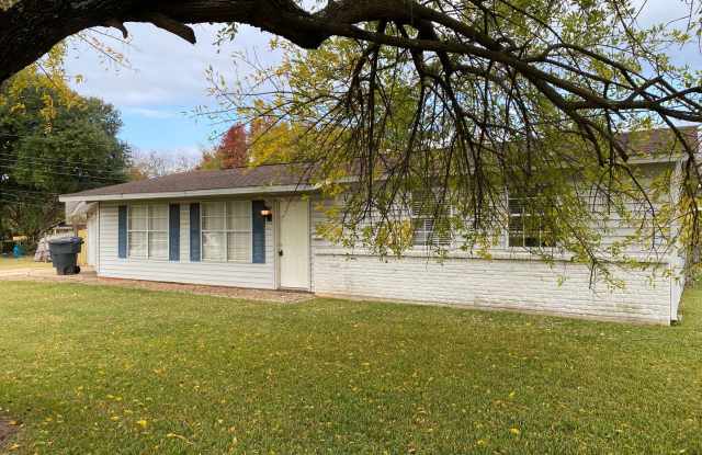 3BR in Bossier City of Shed Road - 2800 Hood Drive, Bossier City, LA 71111