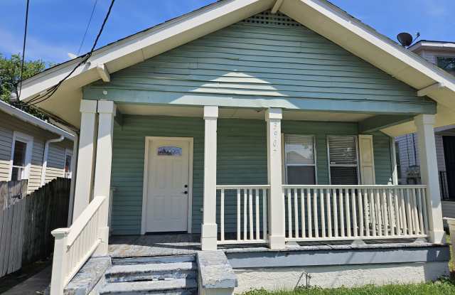 3907 Franklin Avenue Gallery 2