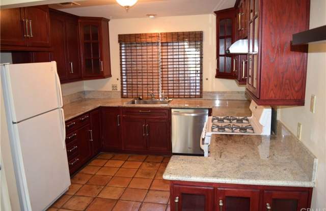 1233 N Tam O Shanter Drive Gallery 2