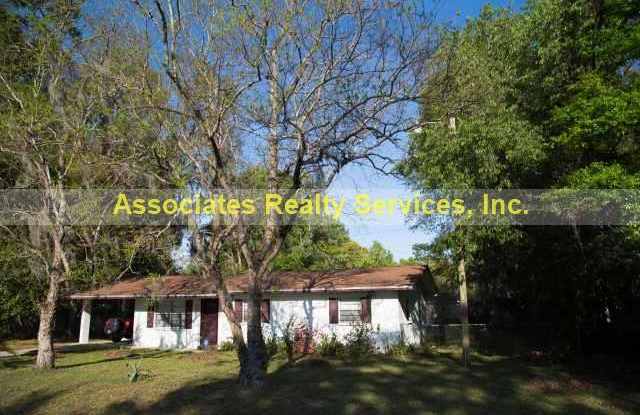 Quiet Subdivision Living - 105 Northeast 48th Street, Alachua County, FL 32641